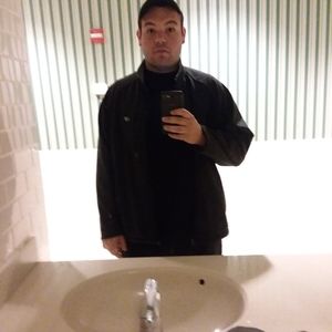 Meet your Posher, Adam